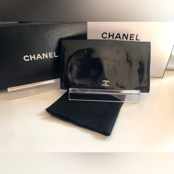 Chanel Wallet Patent Leather Yen Flap Long Bifold Black Silver Hardware CC w/Box - Picture 1 of 13